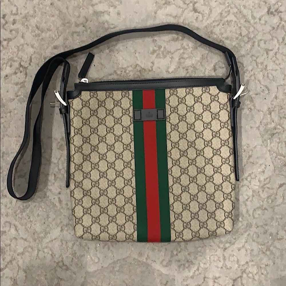 Gucci messenger bag